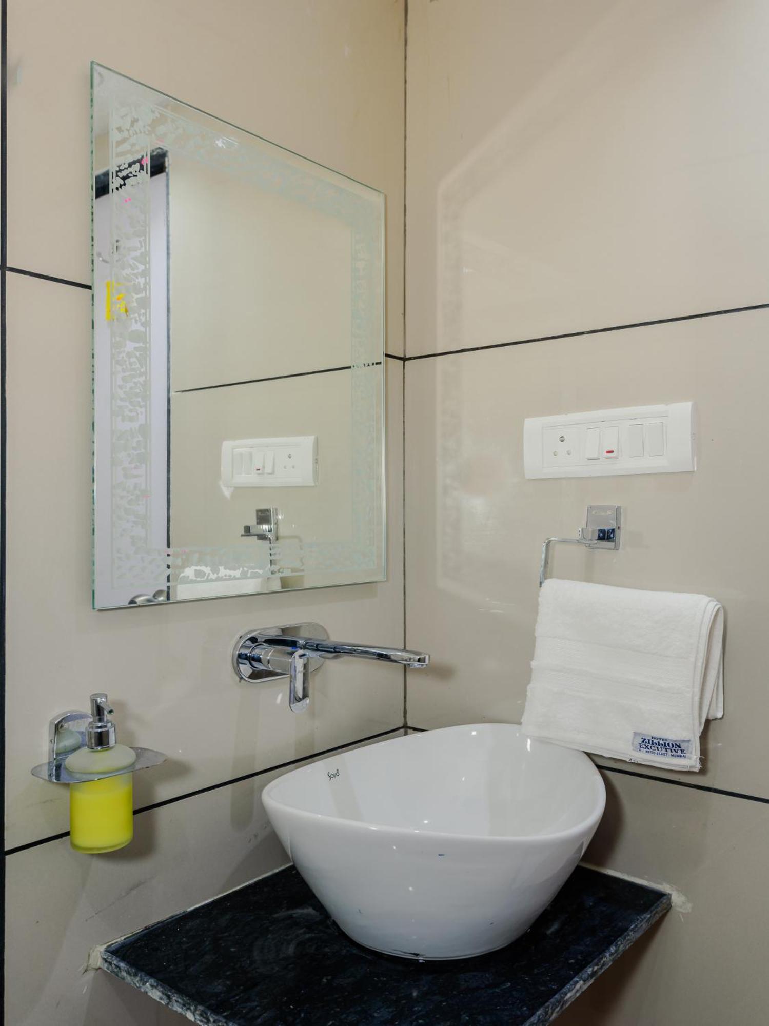 Hotel Zillion Executive Near Us Consulate Bandra Kurla Complex Near Airport Bombaj